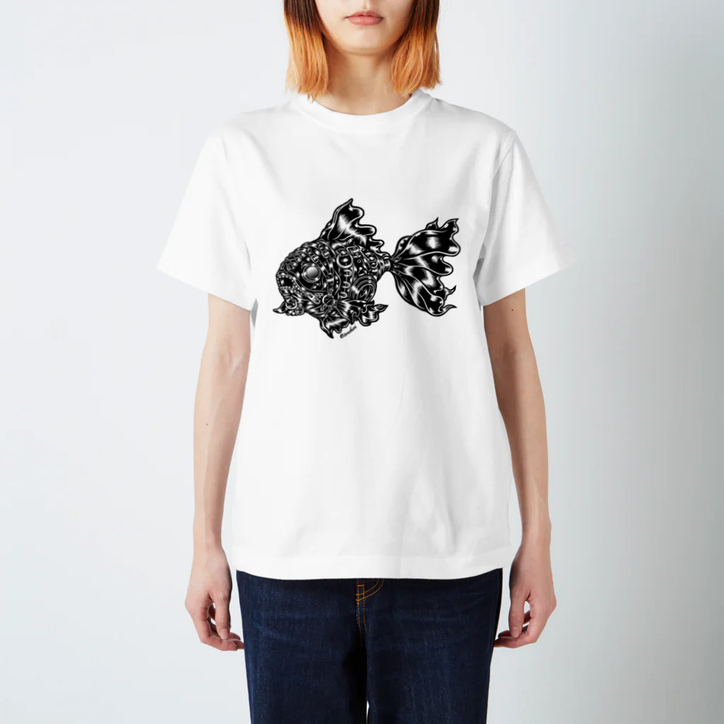 TOMOKUNIのAnimalia Kinky “ Black Gold Fish ” スタンダードTシャツ