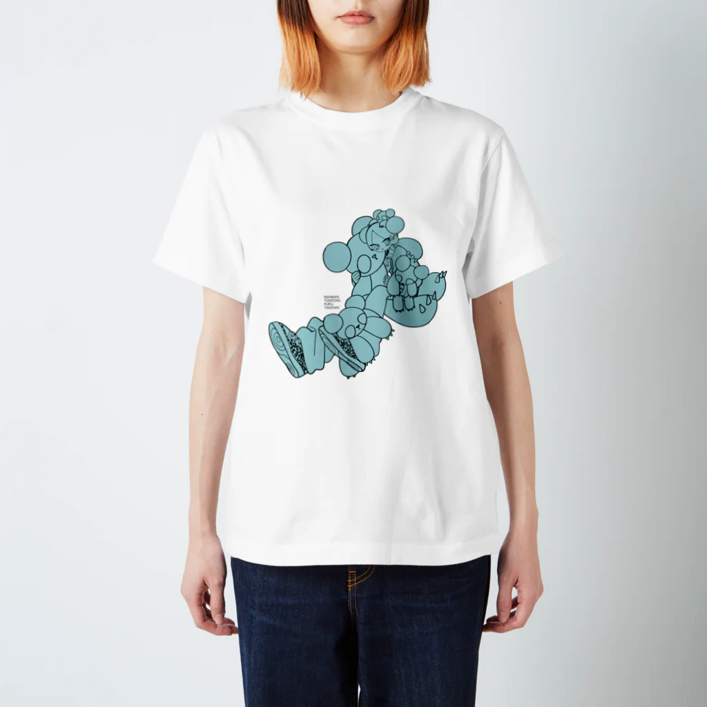 めぐみのなんとなくかわいいショップの4ひきのぱんだ(みずいろ) Regular Fit T-Shirt