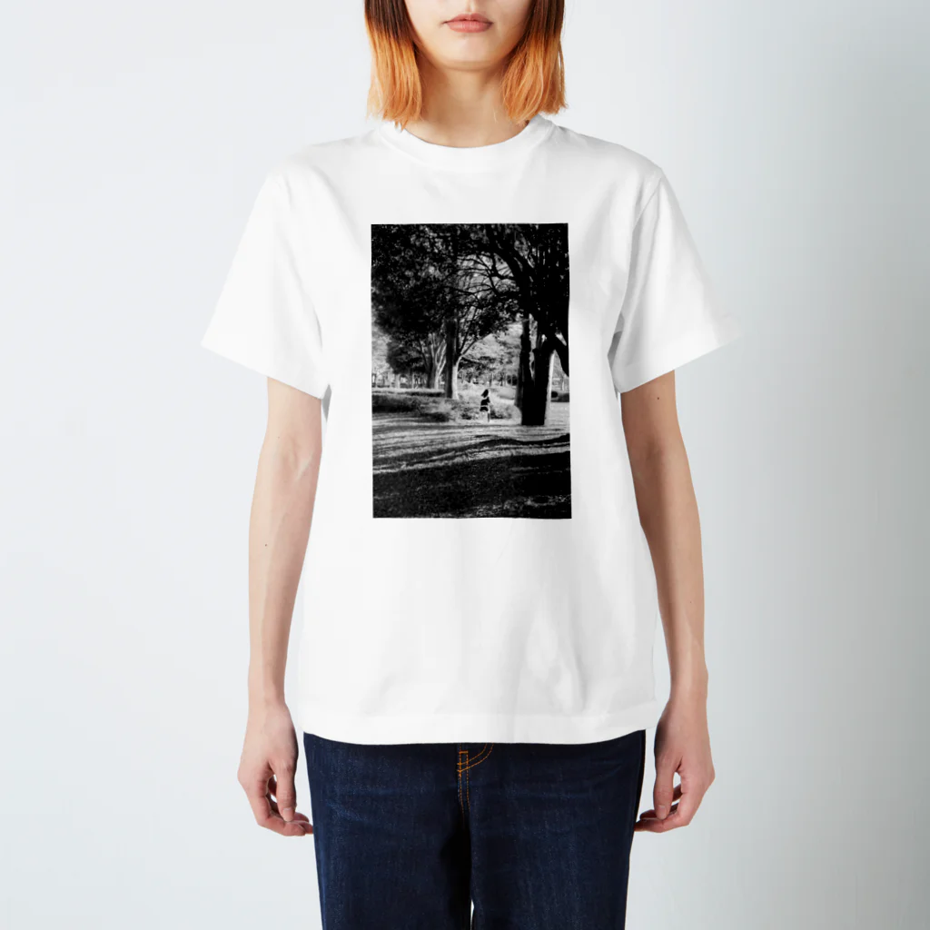 Larsen-Larsenの走り去る少女 スタンダードTシャツ