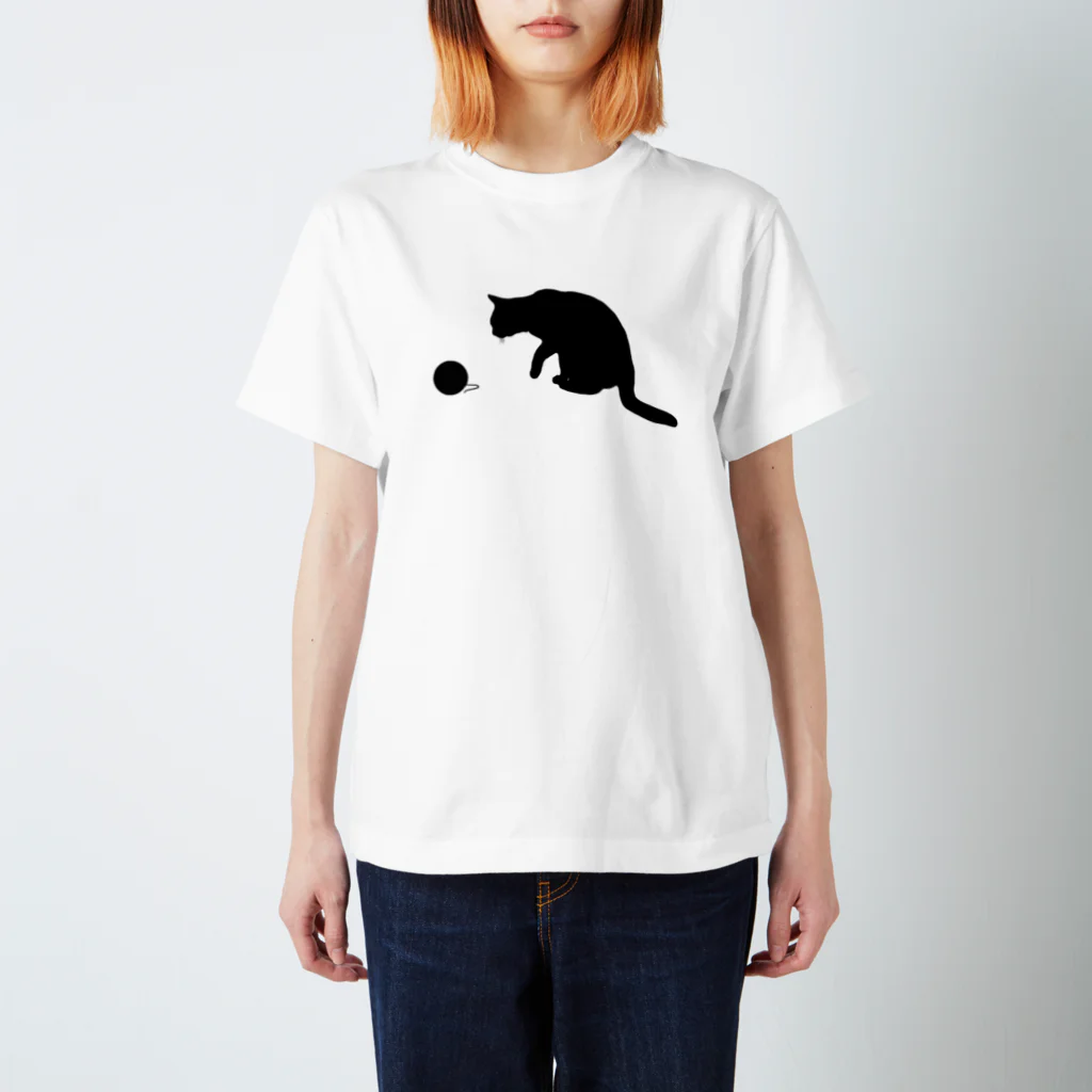 にゃんぽ　はぴねすの毛玉と猫 スタンダードTシャツ