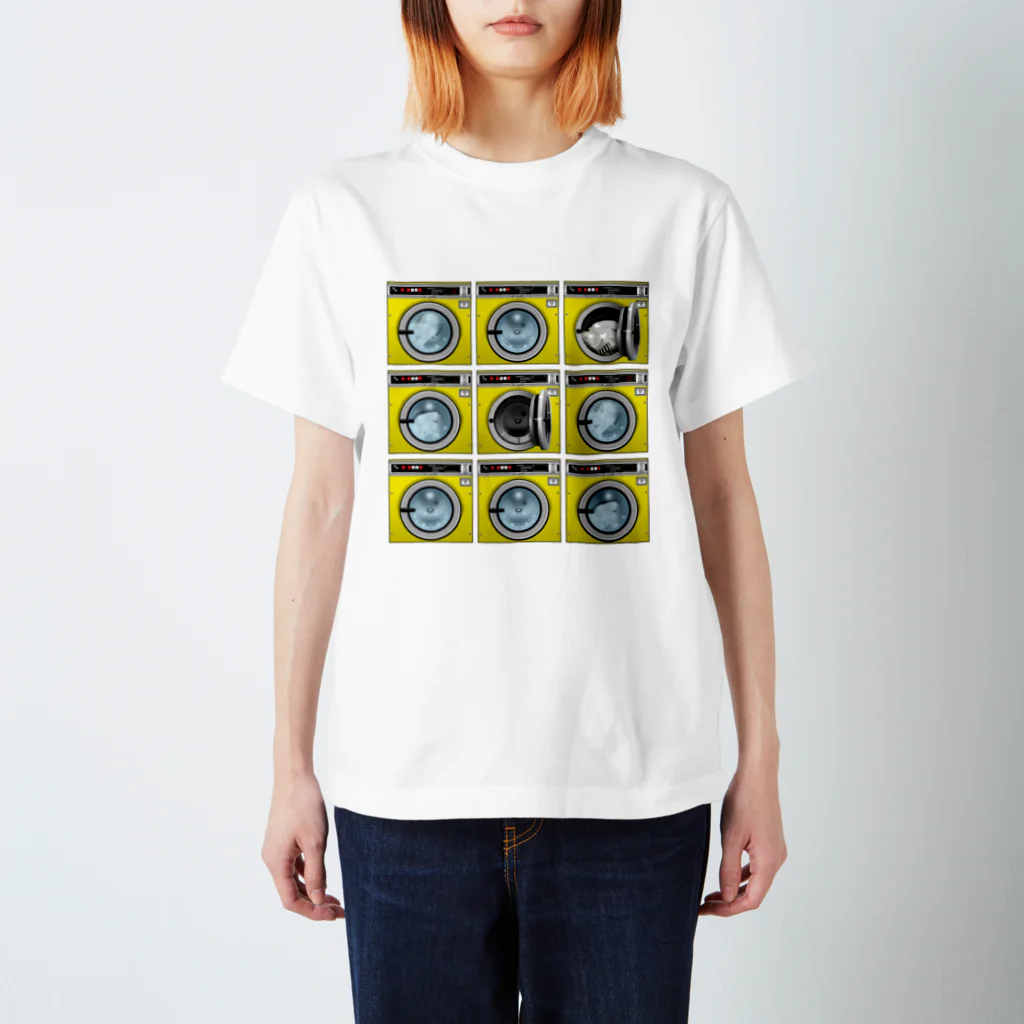TOMOKUNIのコインランドリー Coin laundry【３×３】 Regular Fit T-Shirt