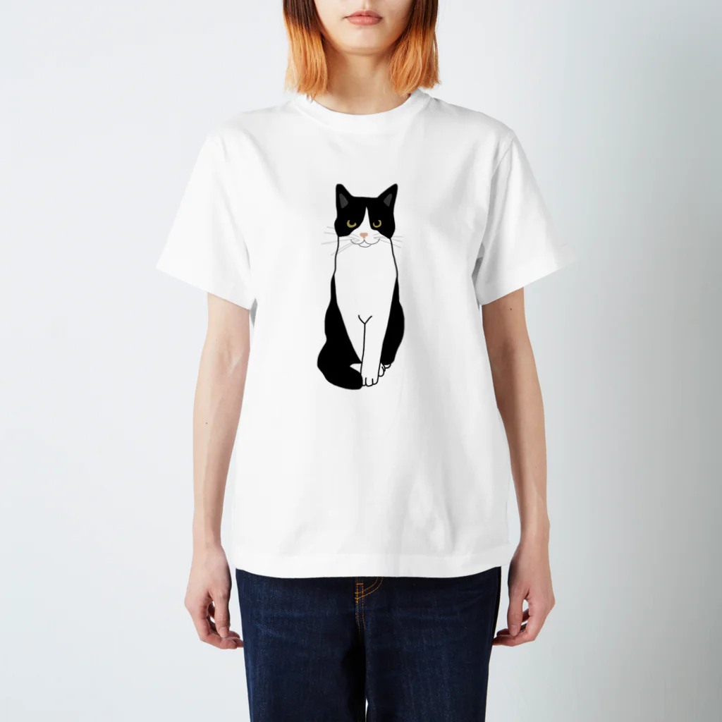 小鳥と映画館のお利口さんのハチワレちゃん Regular Fit T-Shirt