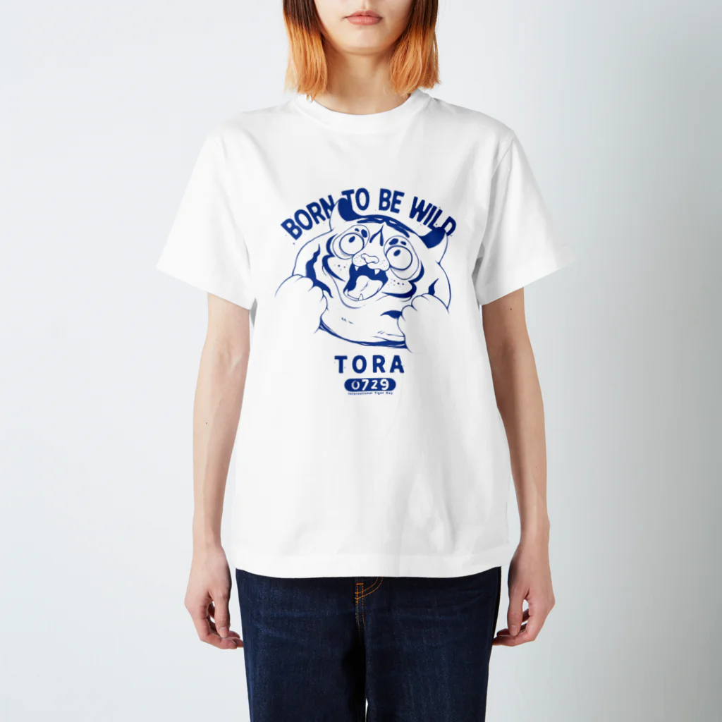 茶魔のBORN TO BE WILD (BLUE) Regular Fit T-Shirt