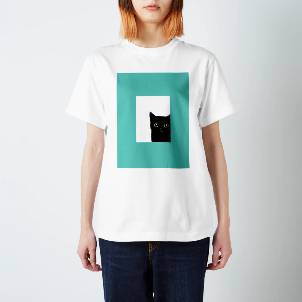 WAMI ARTの猫の窓 Regular Fit T-Shirt