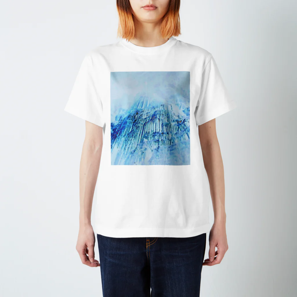 精霊電設の氷の要塞 Regular Fit T-Shirt