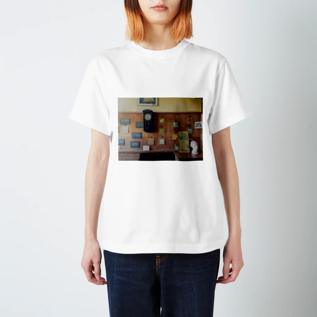 秋刀魚の眼のノスタルジーの香り Regular Fit T-Shirt