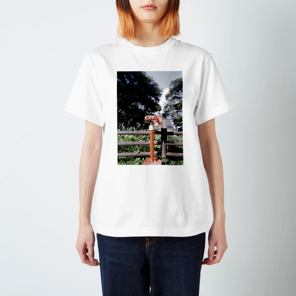 どんぐりの写ルンですで撮った望遠鏡 スタンダードTシャツ