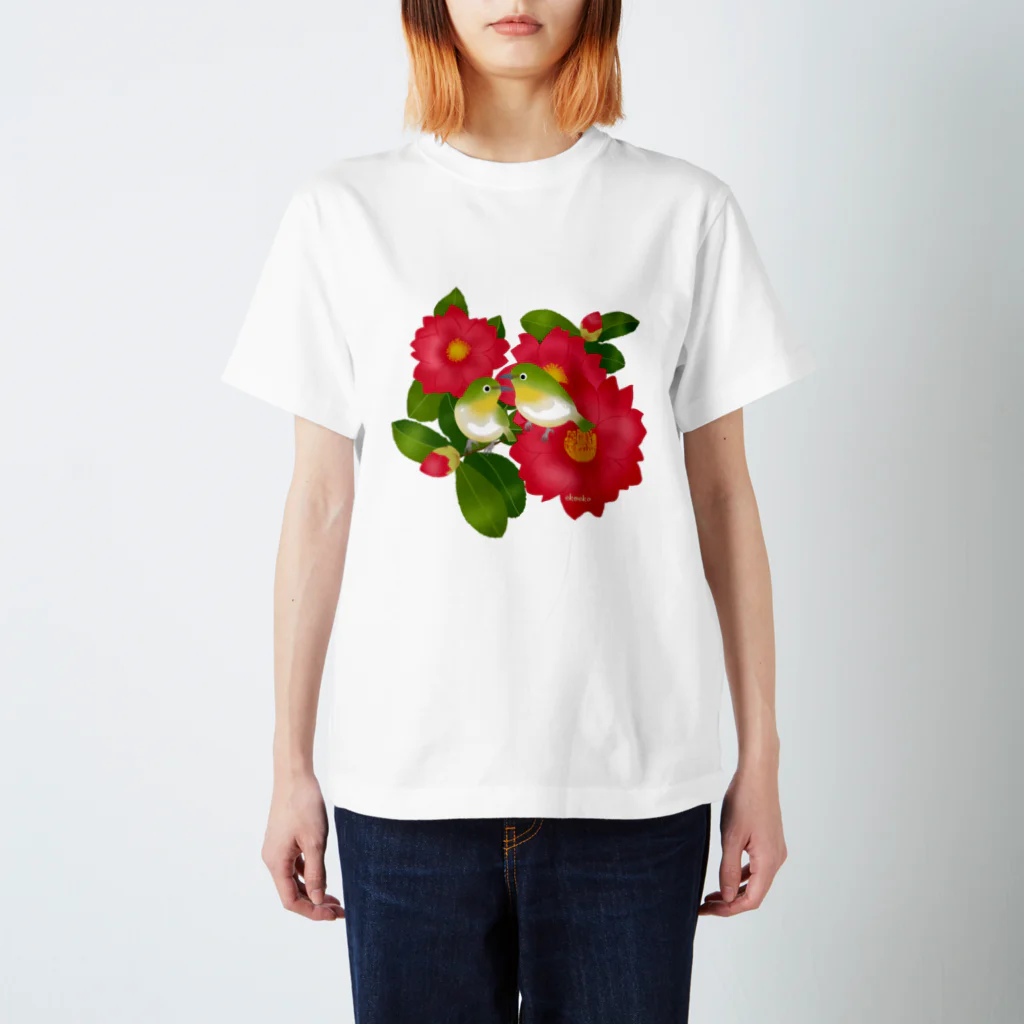 ekoeko ショップのサザンカとメジロ Tシャツ Regular Fit T-Shirt