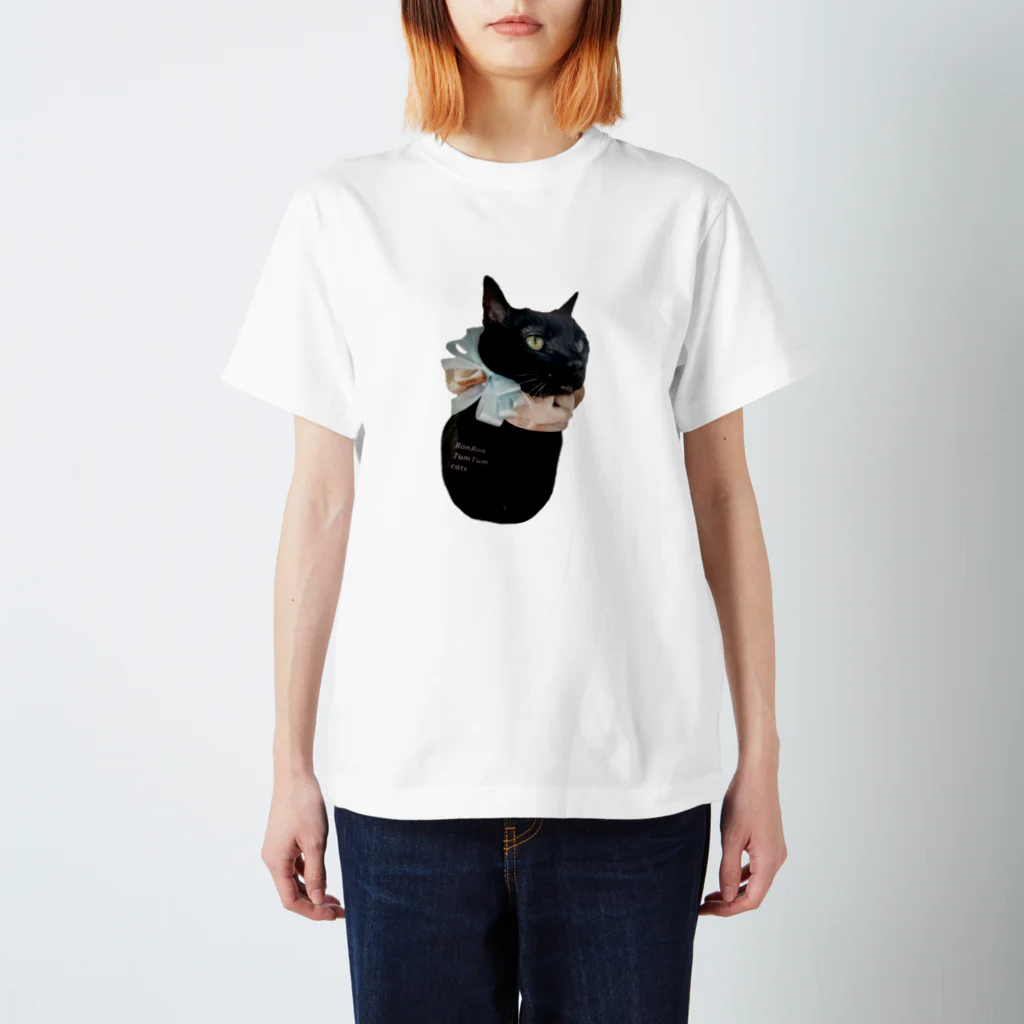 RonRon TumTum Catsのフリルリボンと黒猫 スタンダードTシャツ