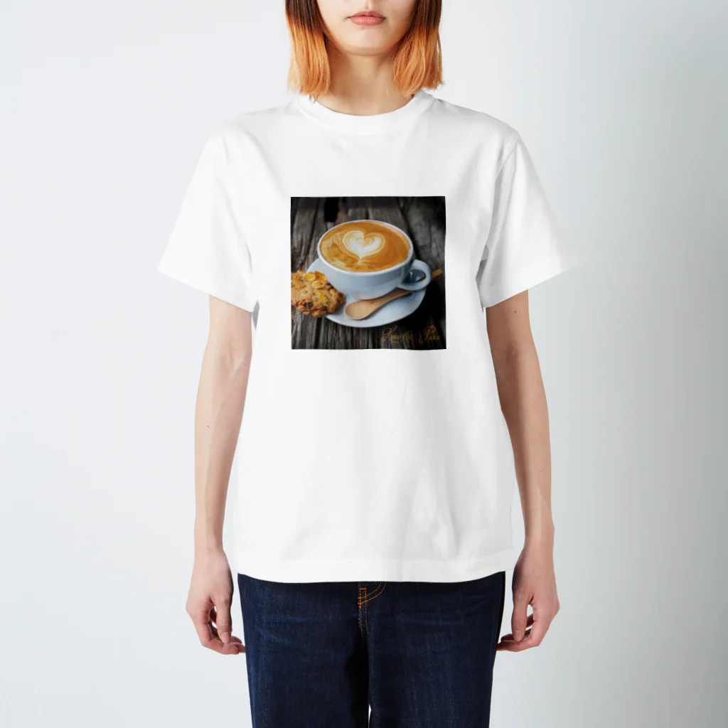 雷花の一花のラテアート（ハート） スタンダードTシャツ