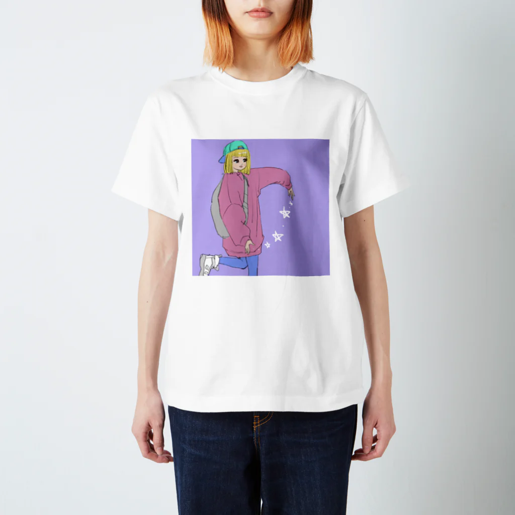 ヨーヨー社の帽子とスニーカー スタンダードTシャツ