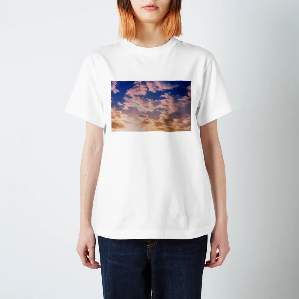 cloud.のHARU Regular Fit T-Shirt