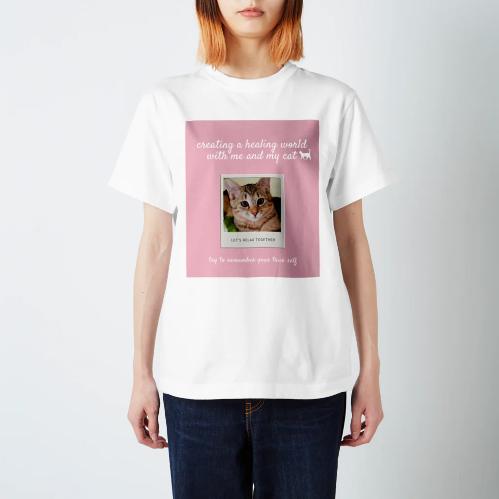 感猫ちゃんのハルちゃん/ピンク色 Regular Fit T-Shirt