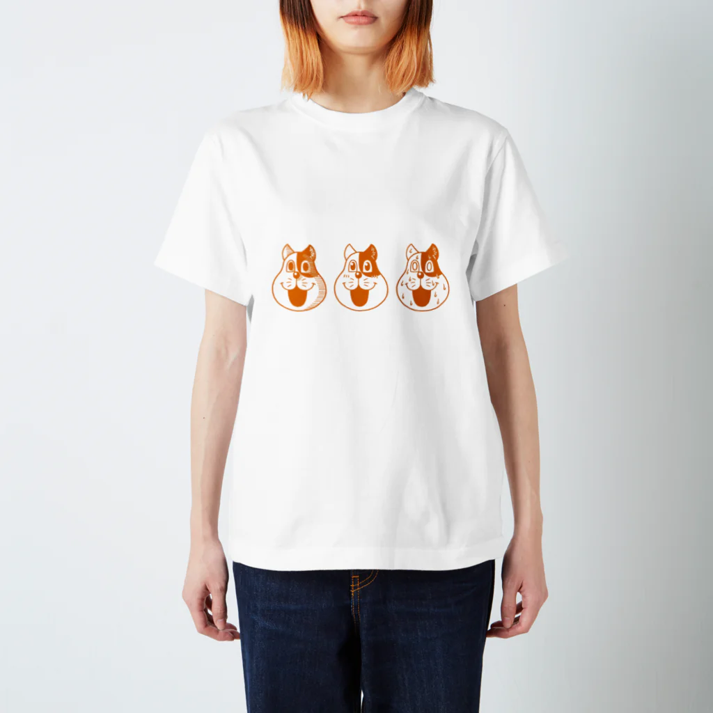 伏井しんぺいの3匹のネコやん(オレンジ) Regular Fit T-Shirt