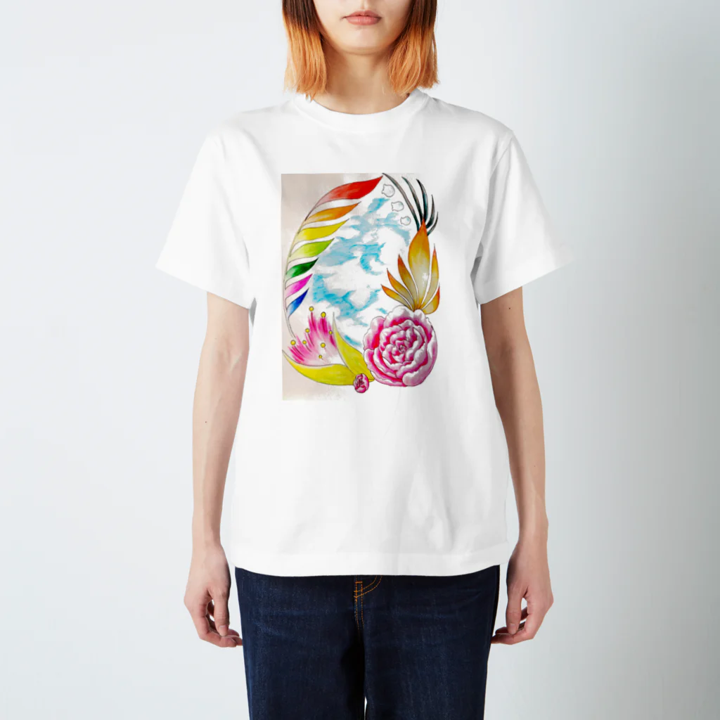 MizuHoイラストショップのお花と虹と空 Regular Fit T-Shirt