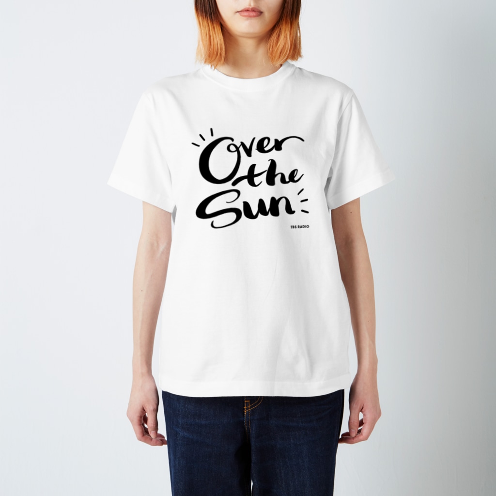 TBSラジオ『ジェーン・スーと堀井美香の「OVER THE SUN」』グッズのOVER THE SUN_Tシャツ(白) Regular Fit T-Shirt