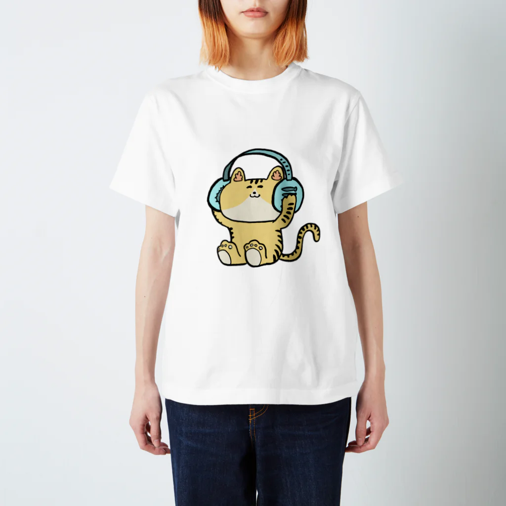 ねここショップの魚ソング大好き猫ちゃん Regular Fit T-Shirt