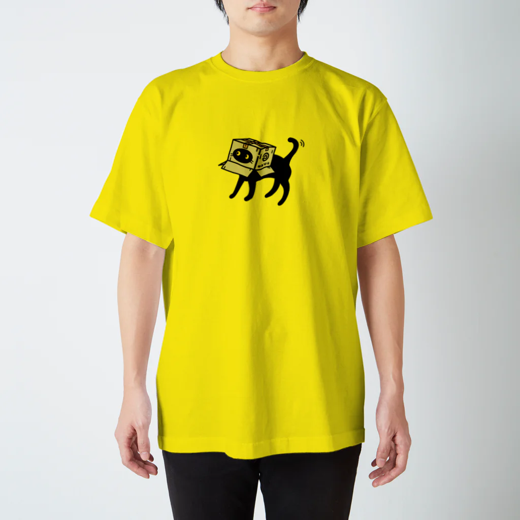 QROOVYの黒猫　ダンボールが大好き　pat03 Regular Fit T-Shirt