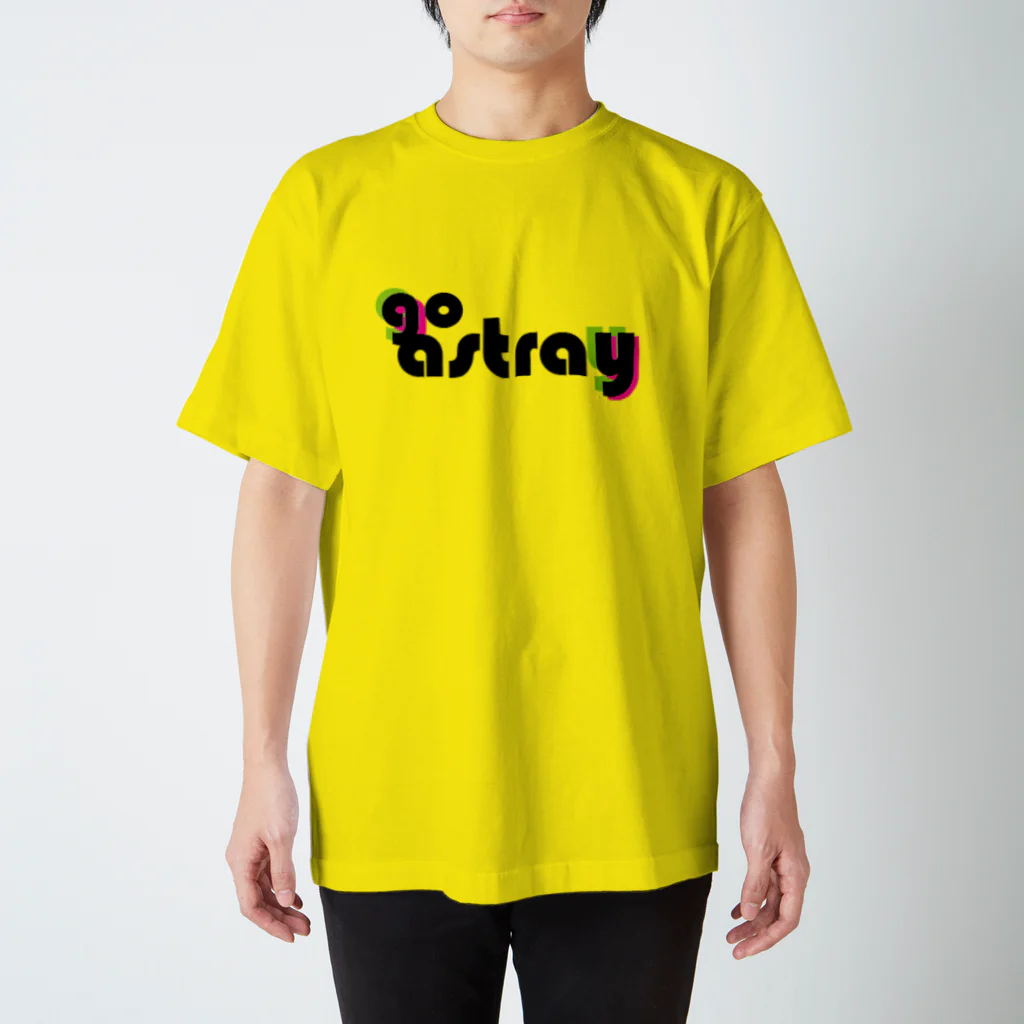 go astrayのgo astray ずれたロゴ 淡色ベース用 Regular Fit T-Shirt