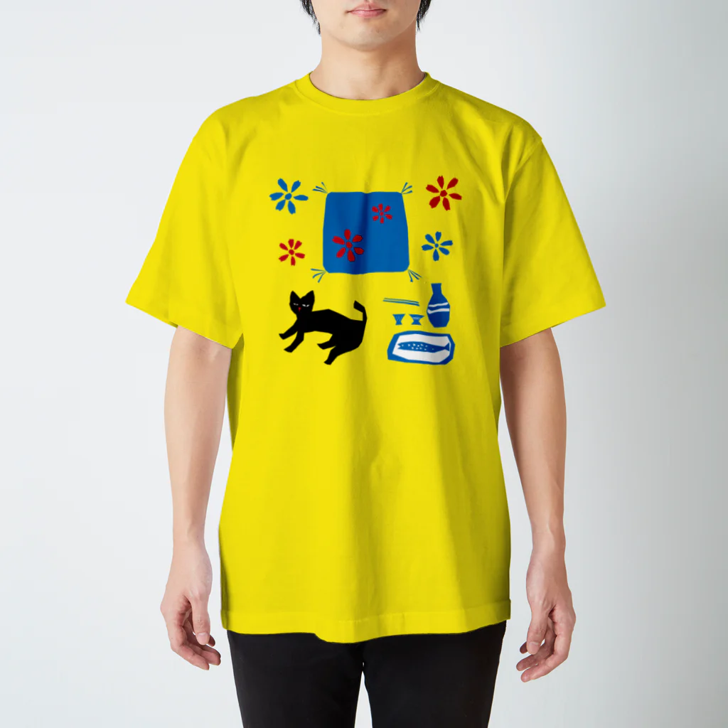 SOKICHISAITOの猫と座布団とお銚子とお猪口 Regular Fit T-Shirt