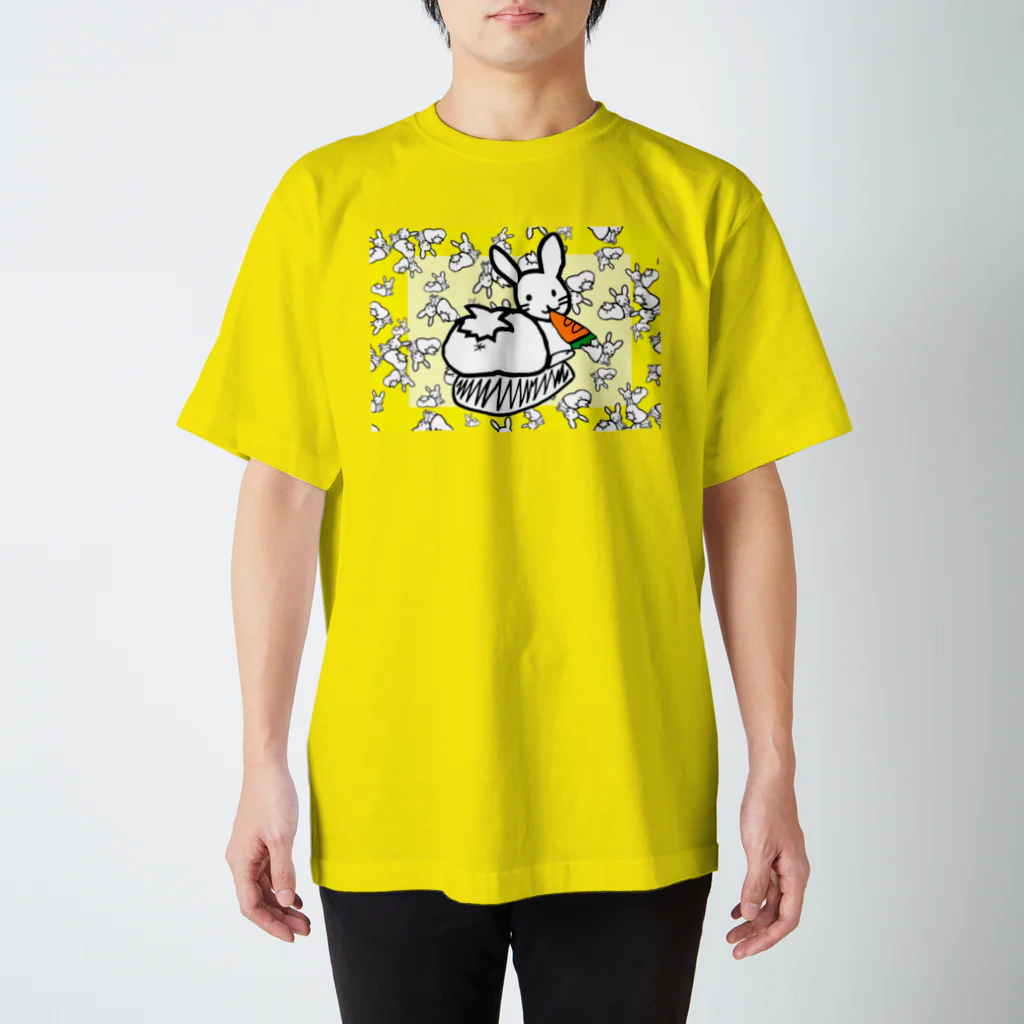 🤍一ノ瀬 彩 🐇⸒⸒ suzuri支店🤍のｶｵｽうさぎ:黄【多+1】 Regular Fit T-Shirt