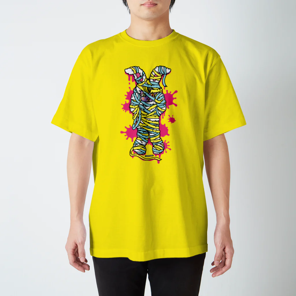 Cɐkeccooのうさぎのラビ-ぐるぐるミイラ Regular Fit T-Shirt