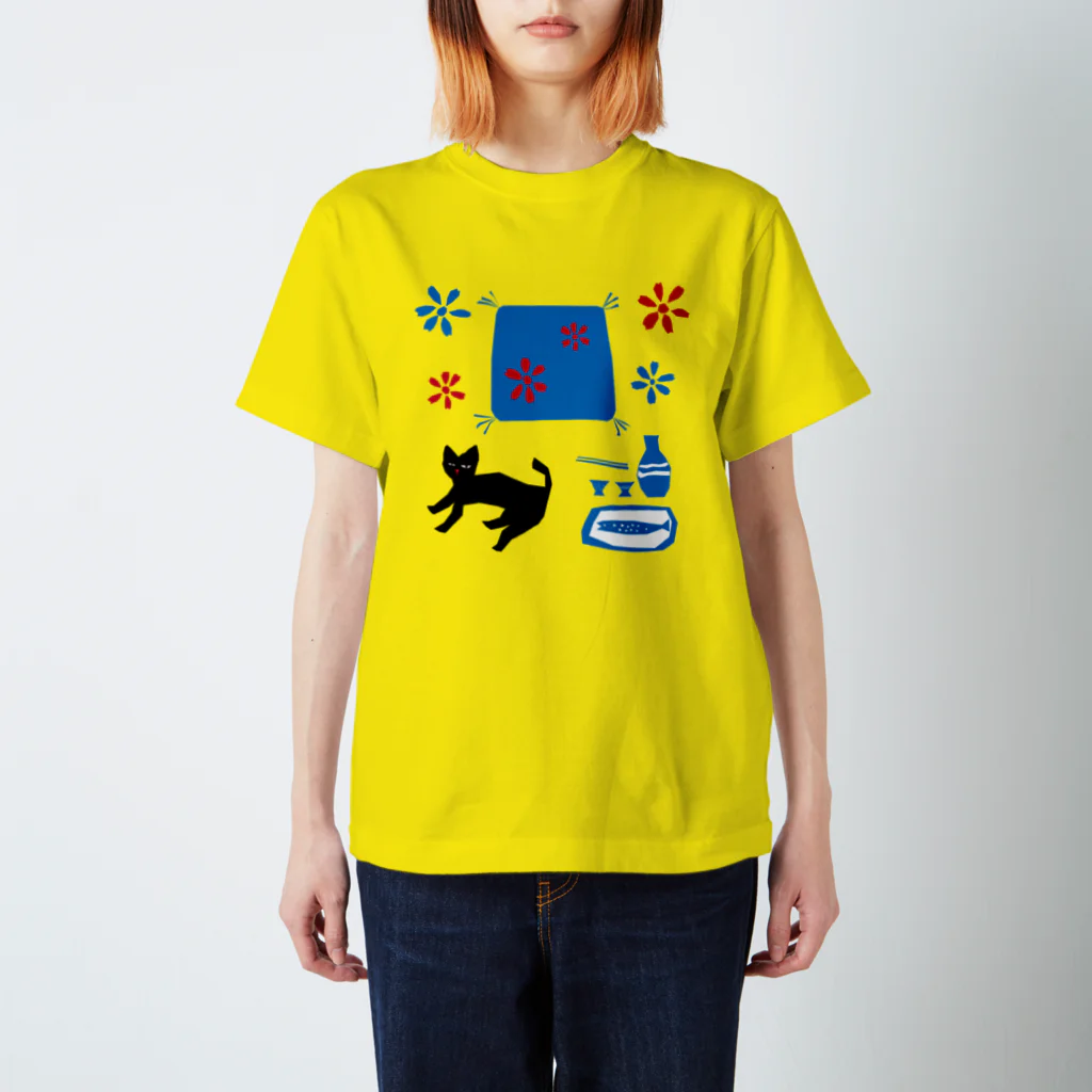 SOKICHISAITOの猫と座布団とお銚子とお猪口 Regular Fit T-Shirt