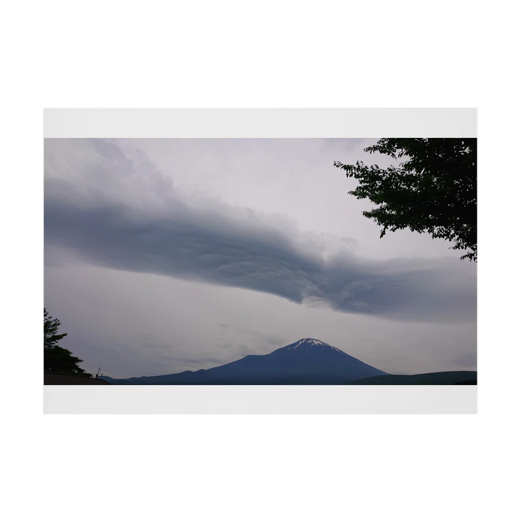富士山のある景色の富士山と雲B Stickable Poster :horizontal position