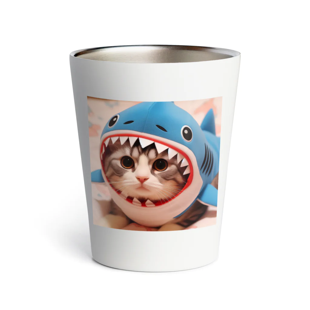 アニマルグッズストア　OPIの鮫の着ぐるみを着た猫 Thermo Tumbler