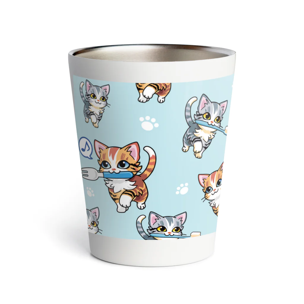 AckeeWolf Art Shopの歯ブラシをくわえたアメリカンショートヘアの子猫 Thermo Tumbler