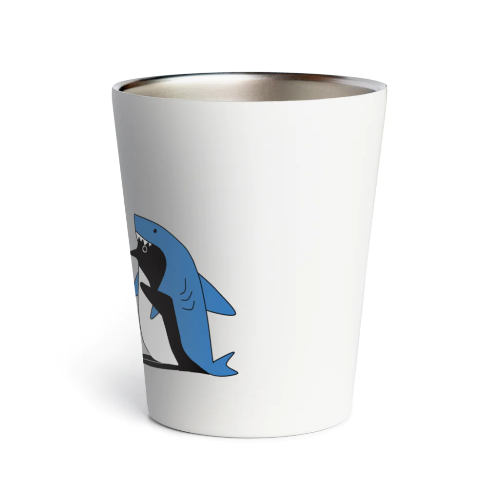 PGcafe-ペンギンカフェ-のサメを被るペンギン Thermo Tumbler