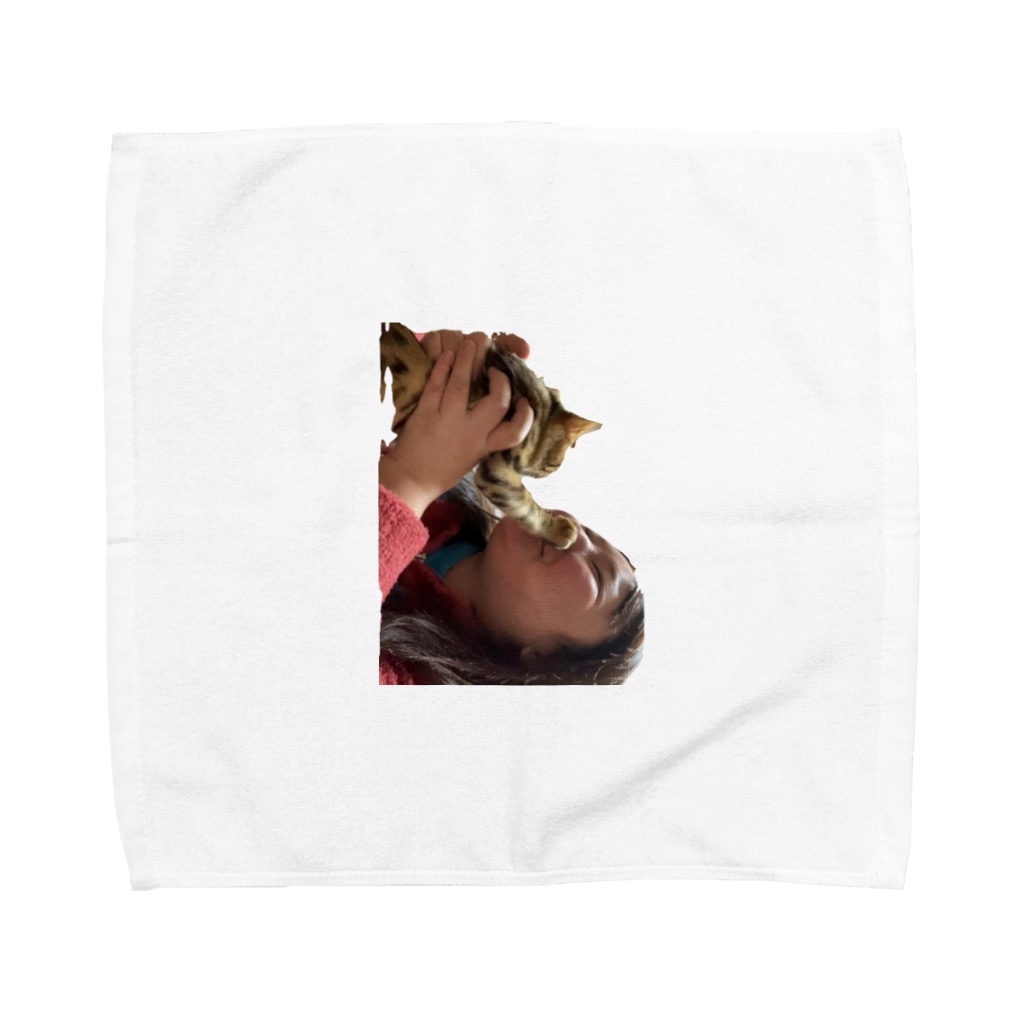 さけちゃんグッズ店のさけちゃんテトにチュー拒否られる Towel Handkerchief
