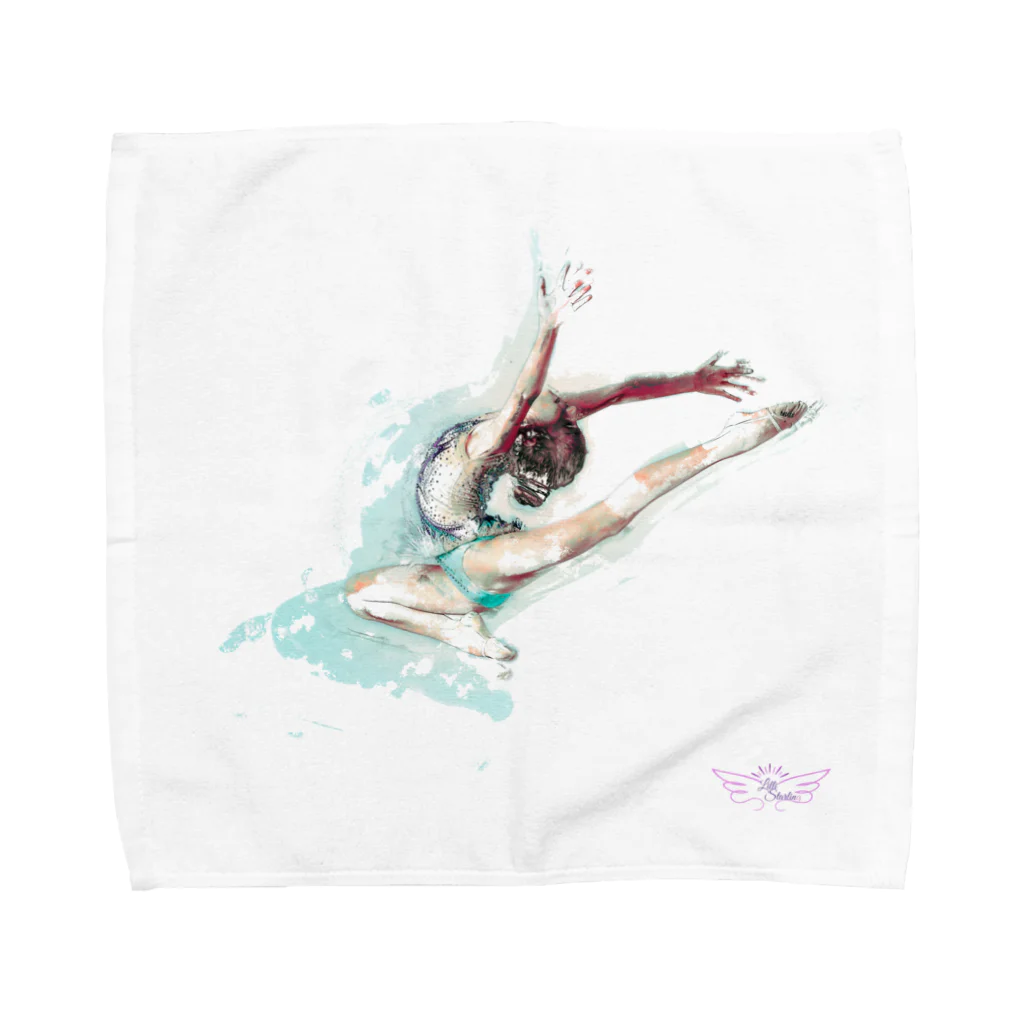 lilli-starling　dépayséeの新体操ガール　ジャンプ　アクセサリー Towel Handkerchief