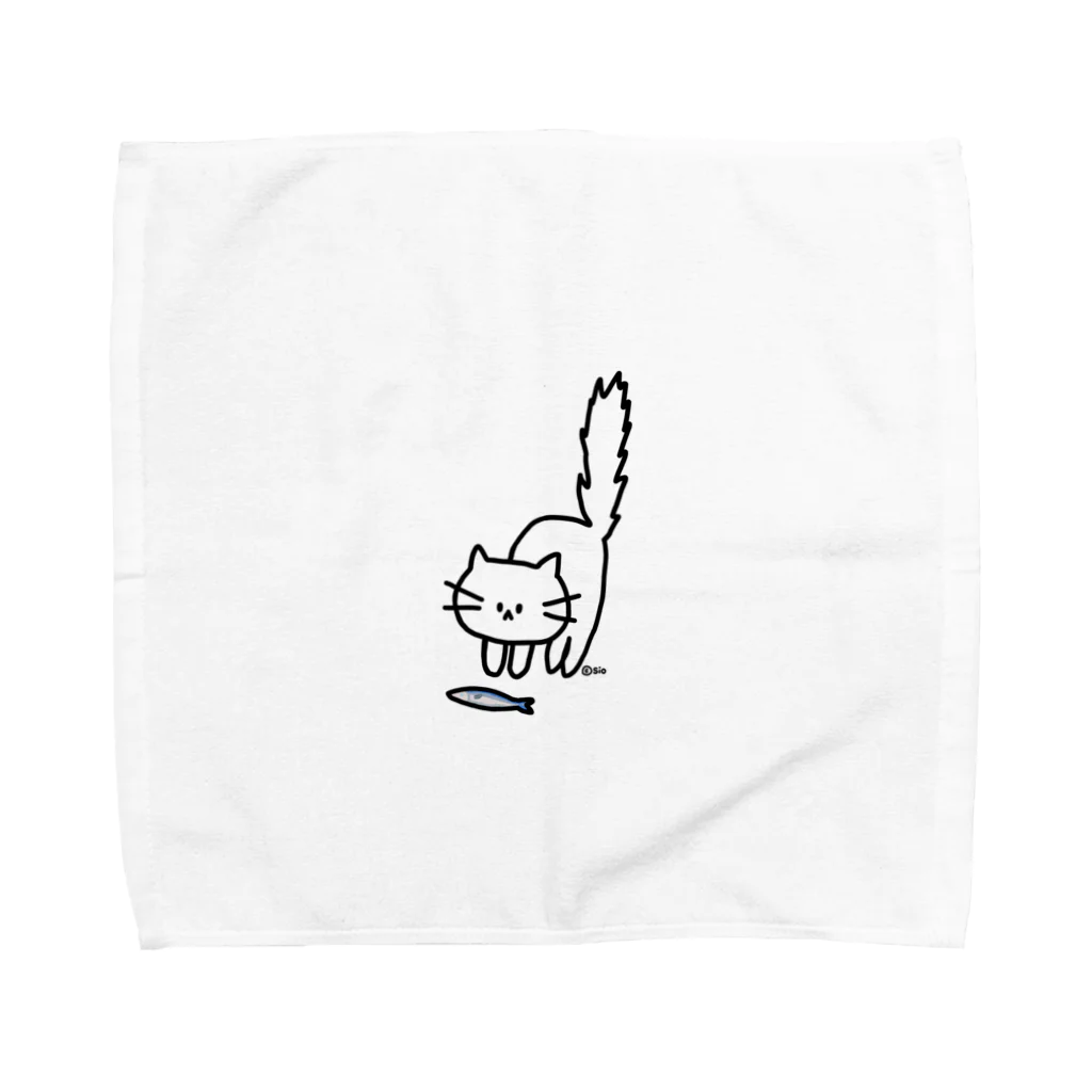 himetaroのさんまを喰らう時こそ気が立っているねこ Towel Handkerchief