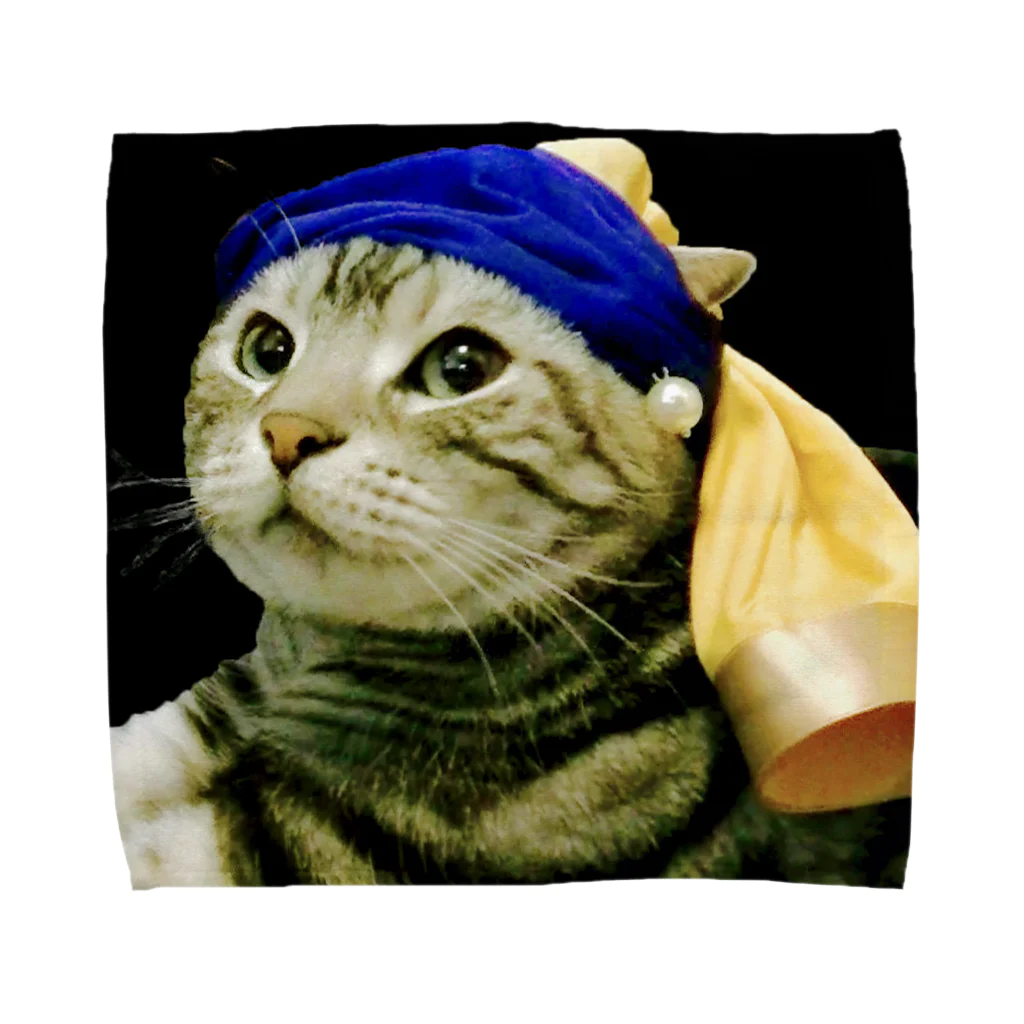 ぐうライショップの真珠の耳飾りの猫２ Towel Handkerchief