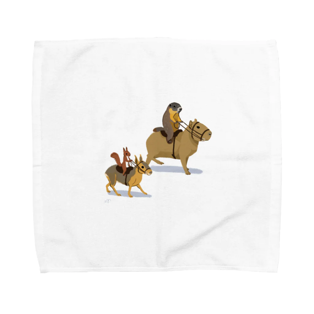 ねずりすSHOPの乗カピバラするマーモットと乗マーラするリス Towel Handkerchief