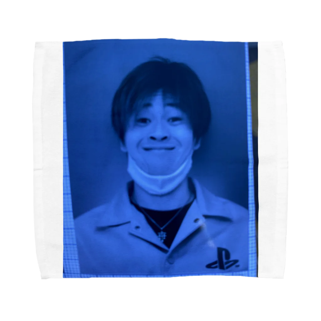 アウトロマンスの森のおれの証明写真T Towel Handkerchief