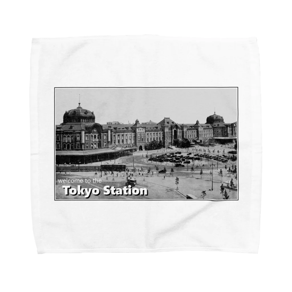 ヴィンテージ鉄道写真グッズの店のヴィンテージ写真　戦前の東京駅 （モノクロフォト） Towel Handkerchief