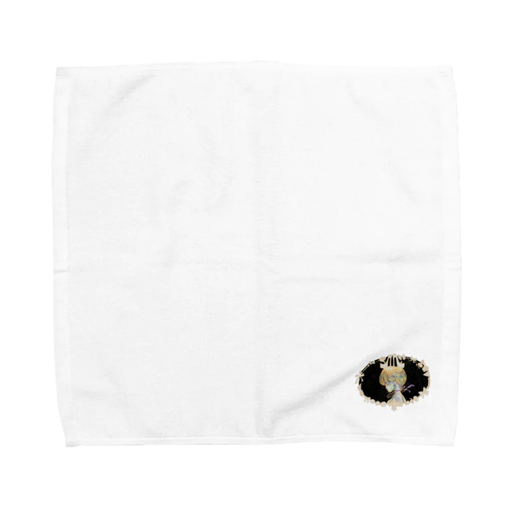 マイティーの展示会場の祈りの少女a Towel Handkerchief