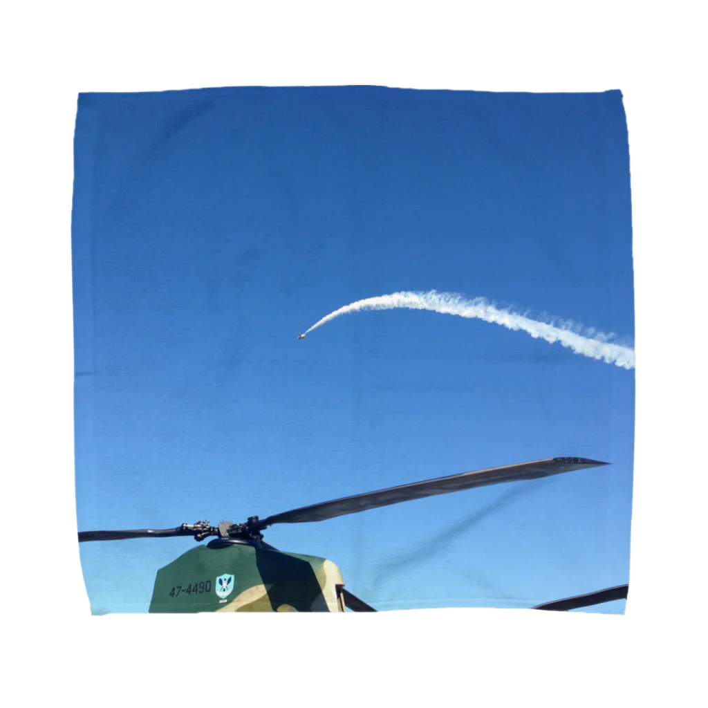 暴走チェリーブロッサムのうねる飛行機雲 Towel Handkerchief