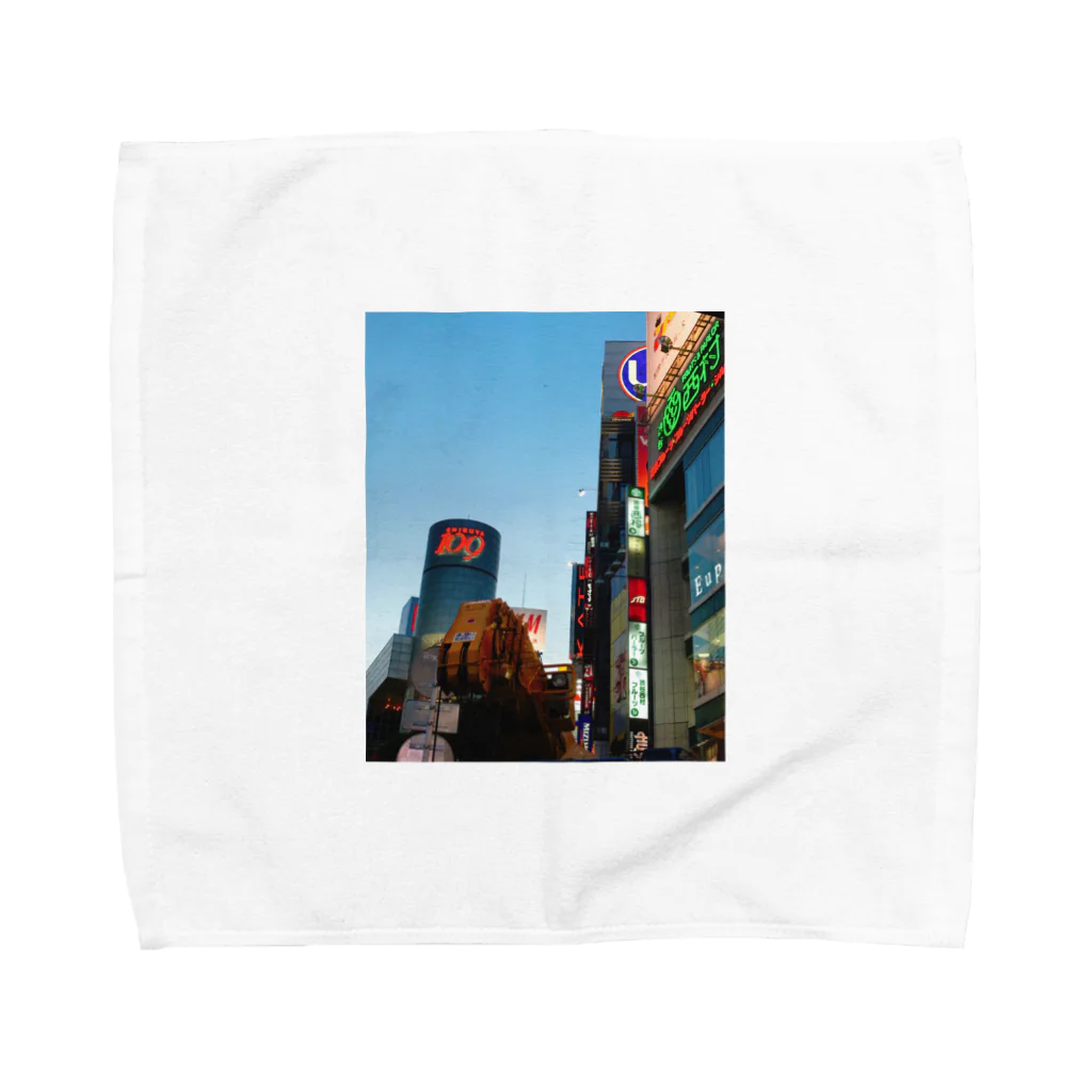 manbooo_888の視覚聴覚が疲れる街、渋谷 Towel Handkerchief