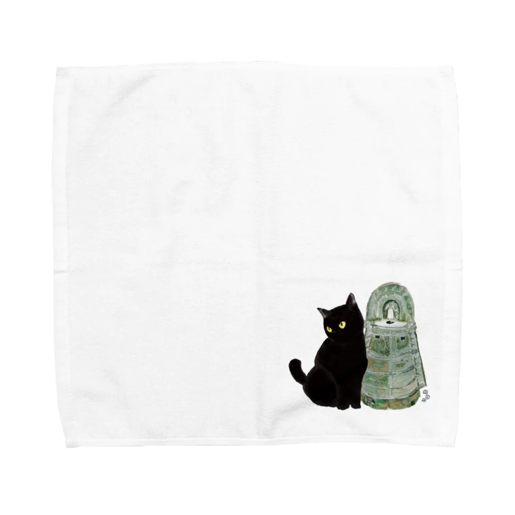 WAMI ARTの猫銅鐸 Towel Handkerchief