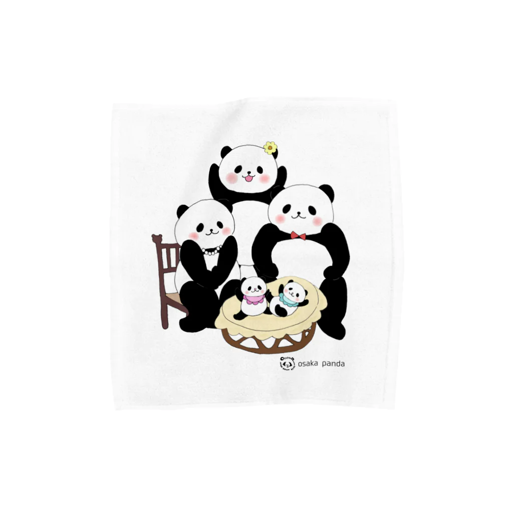 大阪ぱんだ(大阪パンダ)のパンダ写真館にて「5人家族になりました」 Towel Handkerchief