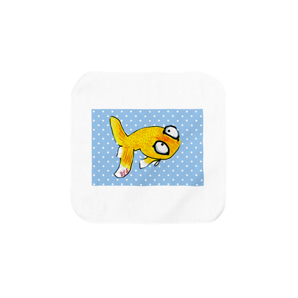 316(MIHIRO)の金魚の頂天眼ちゃん Towel Handkerchief