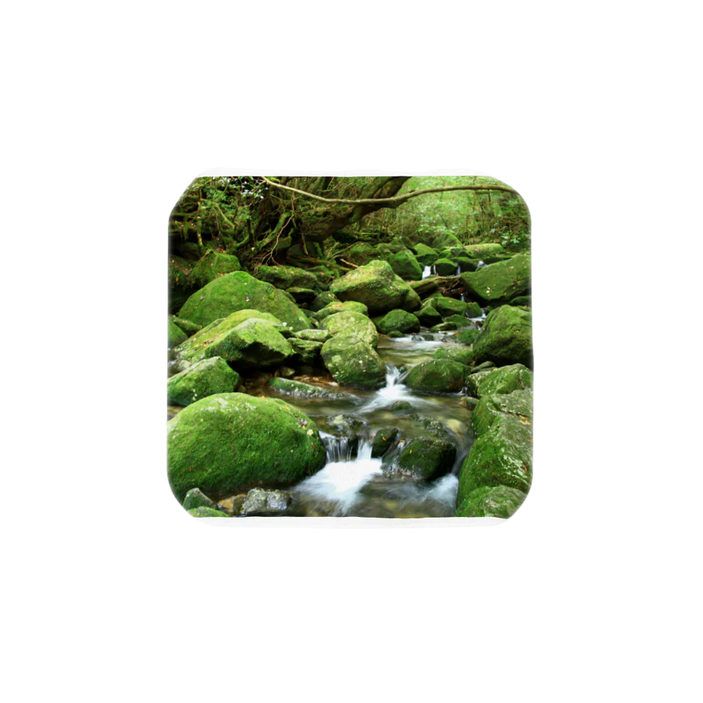 Toshiaki Sakuraiの苔むす渓流 タオルハンカチ