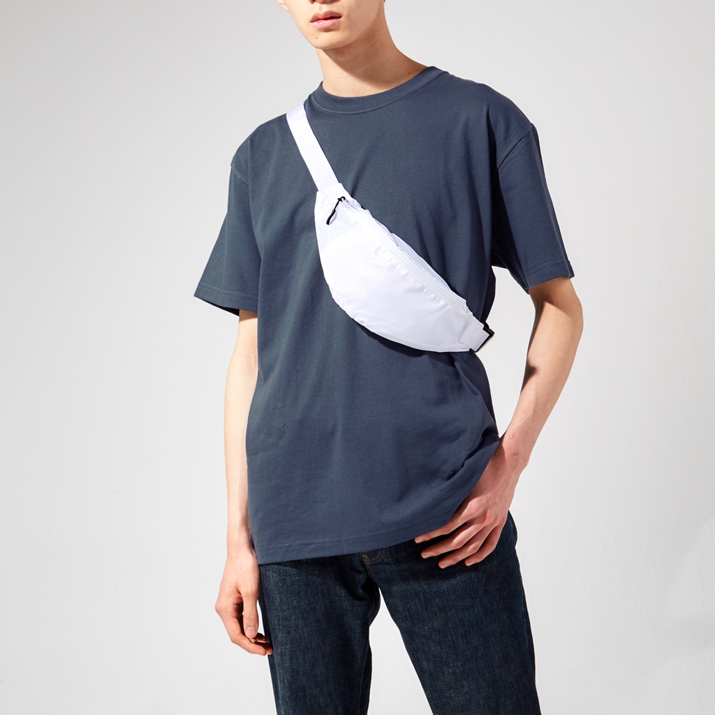 Base Side FarmとAtsueのShopの茹で落花生の作り方が英語で書いてあるグッズ Belt Bag :model wear (male)