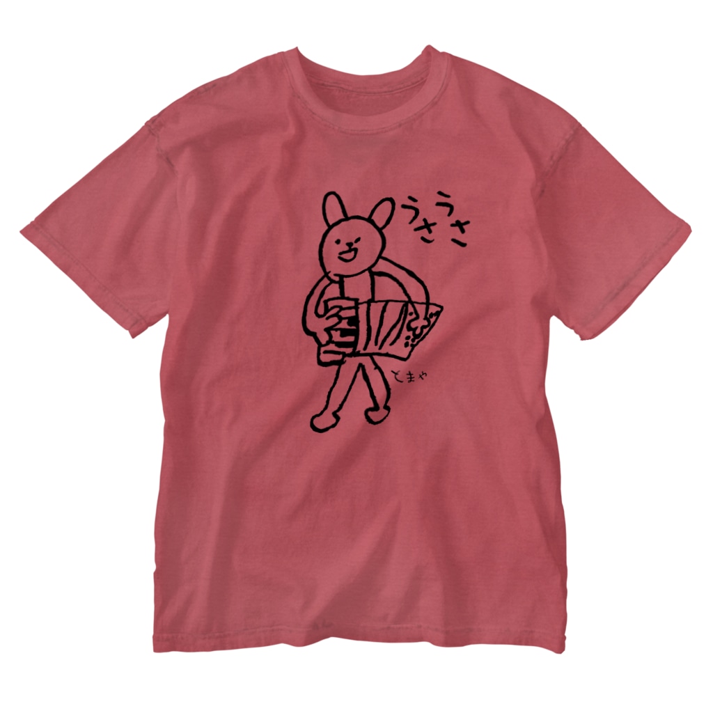 tomaya＊otaruのうさうさアコーディオン Washed T-Shirt