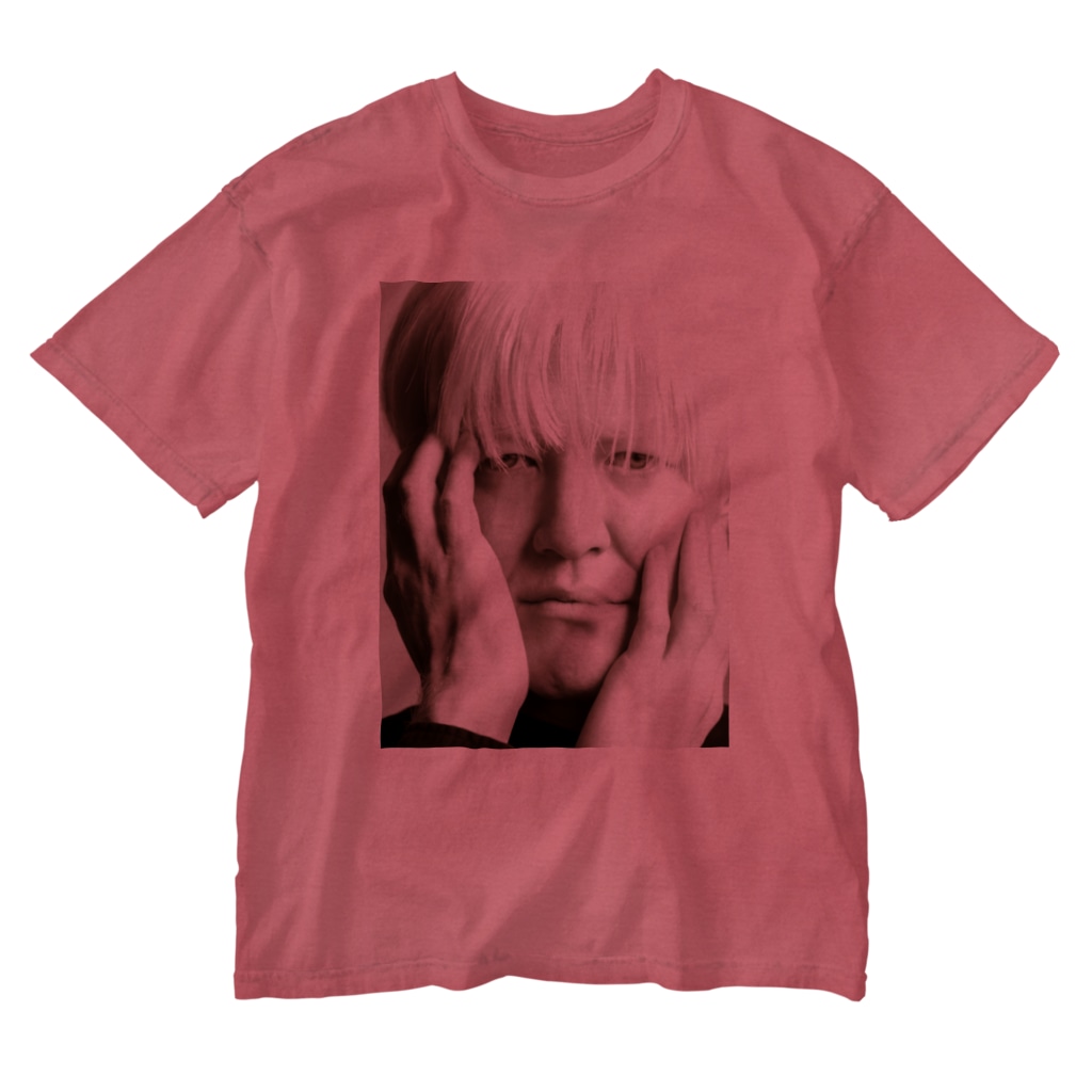 アルビノグッズ［albino love］のアルビノを着る Washed T-Shirt