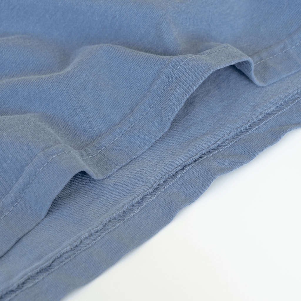 “すずめのおみせ” SUZURI店の一緒に遊ぼう！ #003 MONO ver. Washed T-Shirt Even if it is thick, it is soft to the touch