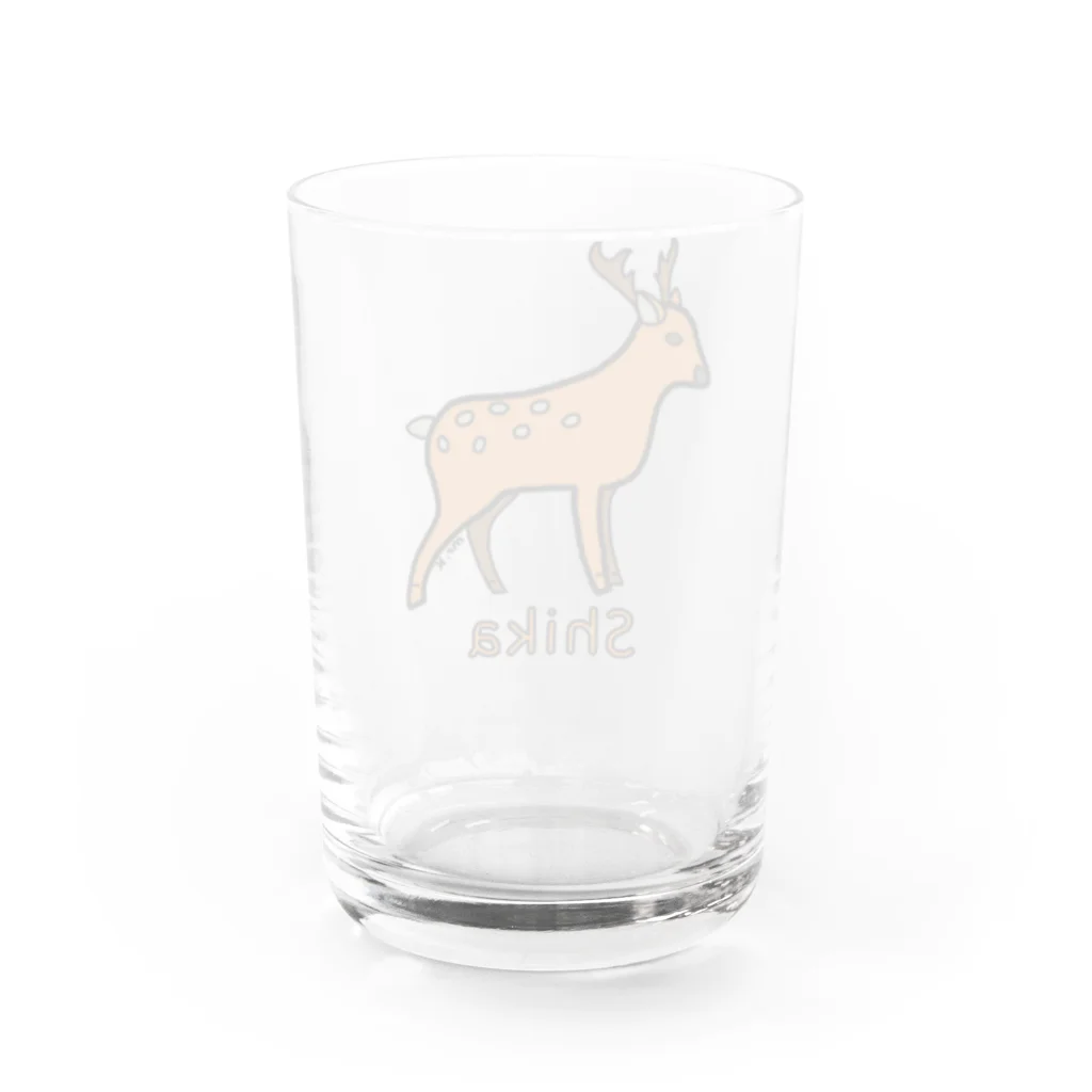 MrKShirtsのShika (シカ) 色デザイン Water Glass :back